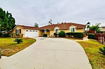 1704 E Vine Ave — Photo 2