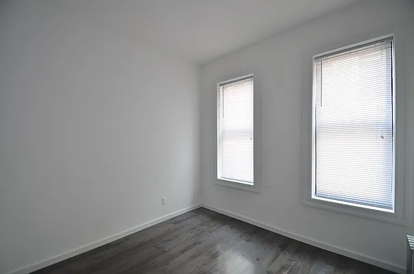 Rented by CITY SKYLINE REALTY INC | media 16