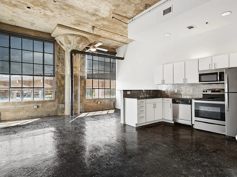 Deep Ellum Lofts — Photo 44