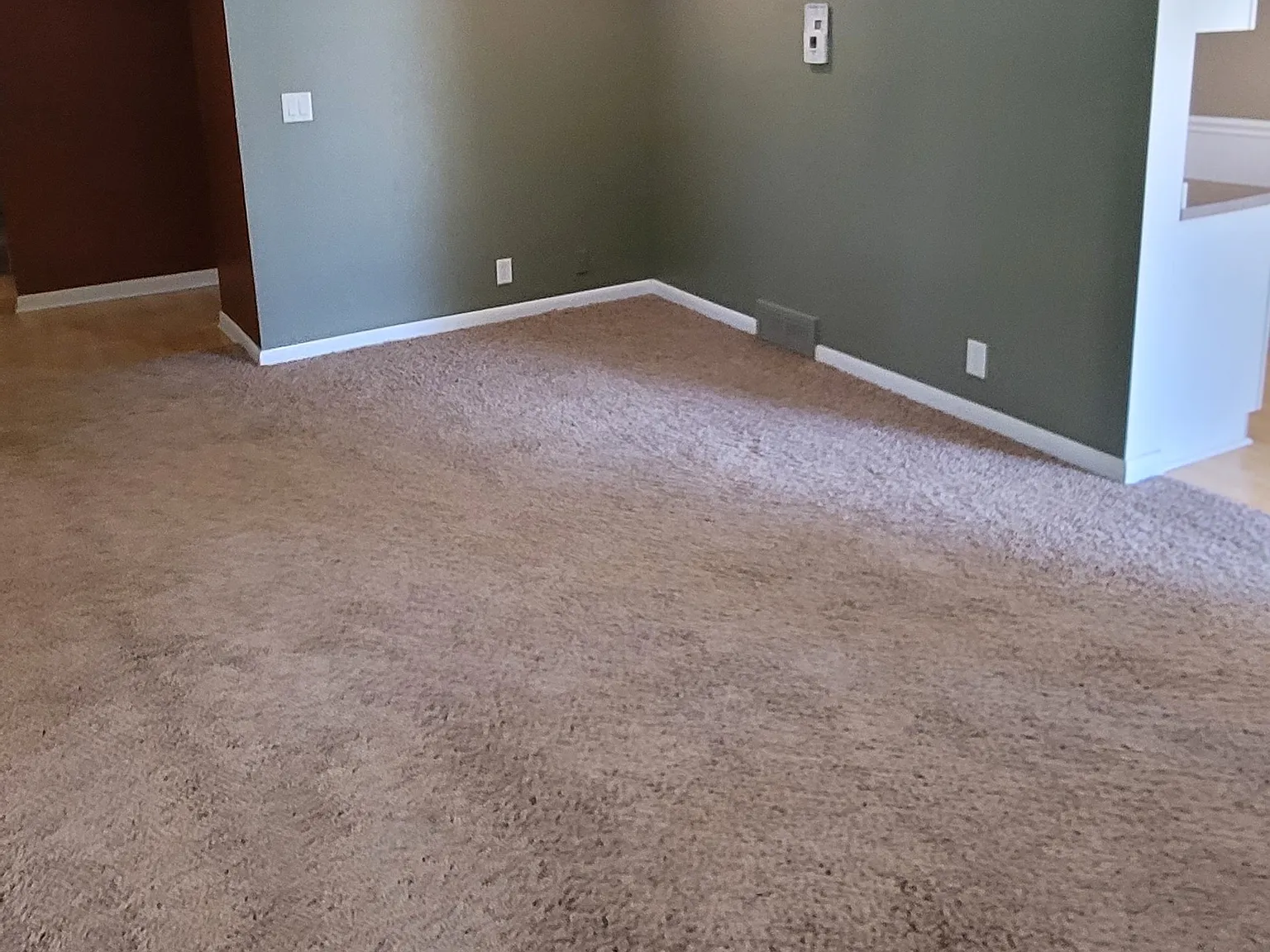 4 bed, 1880 sqft, $2,400 — Photo 3