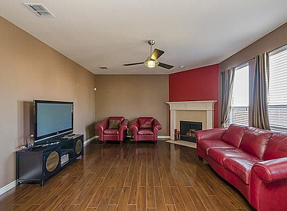 3rd image of 2117 Burnside Dr