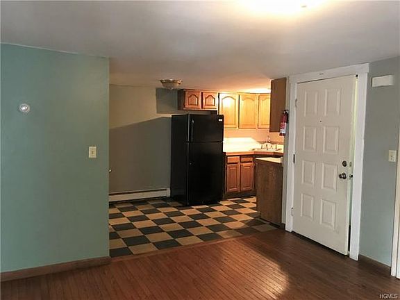 4th image of 160 Washington St #2