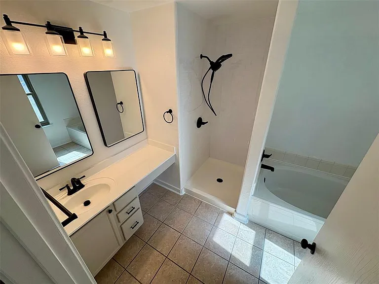 8003 Bannock Ln — Photo 22