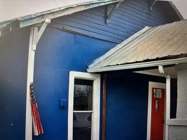 513 W 2nd St, Coleman, TX 76834