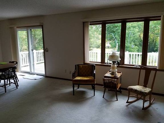 5th image of 6928 Jocelyn Ln N