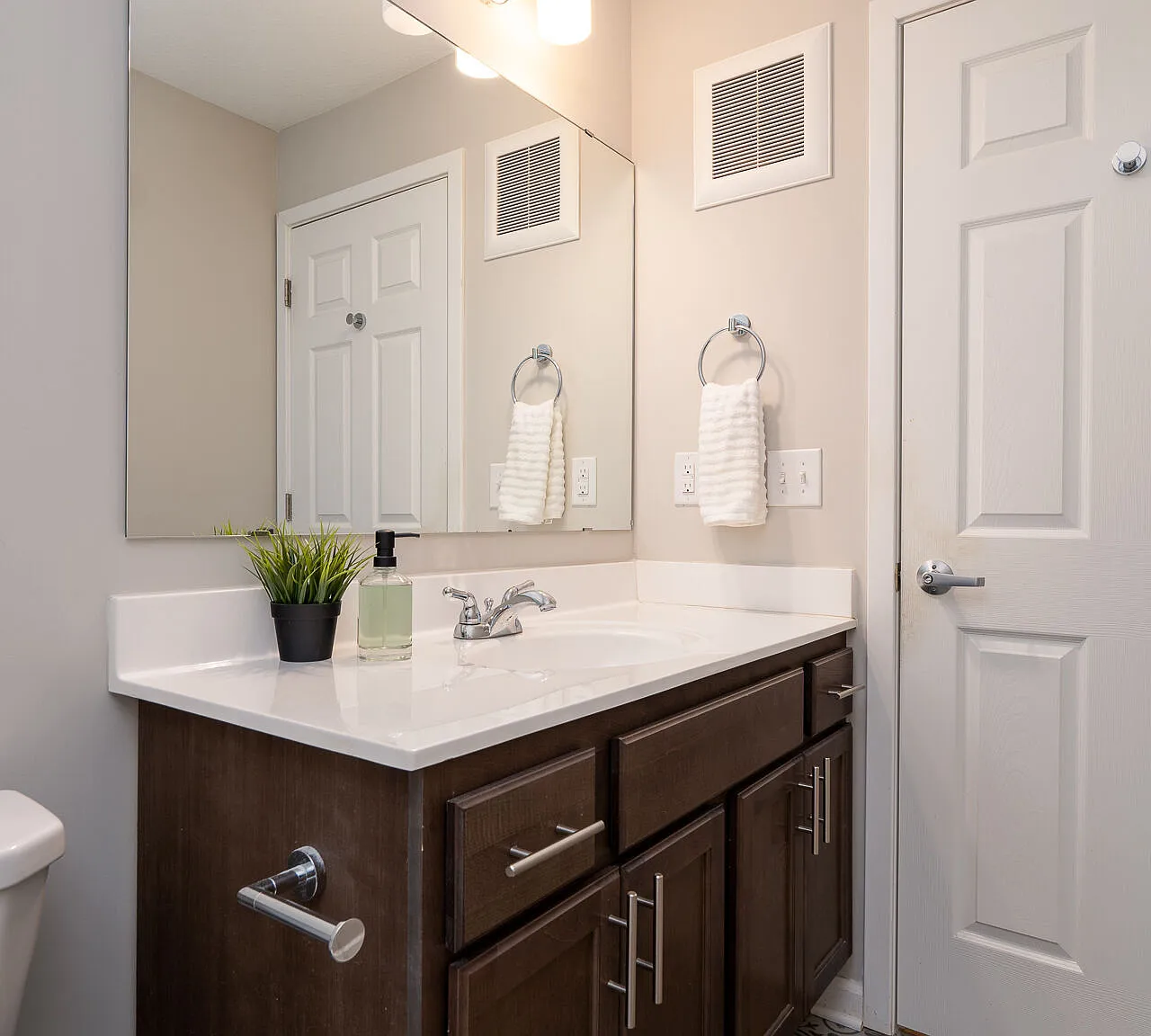 1554 Grand, LLC — Photo 4