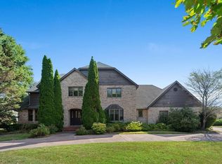 307 E Saint Andrews Dr, Schererville, IN 46375