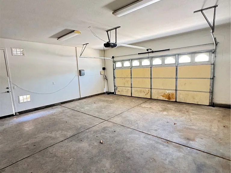7912 Natoma St — Photo 14