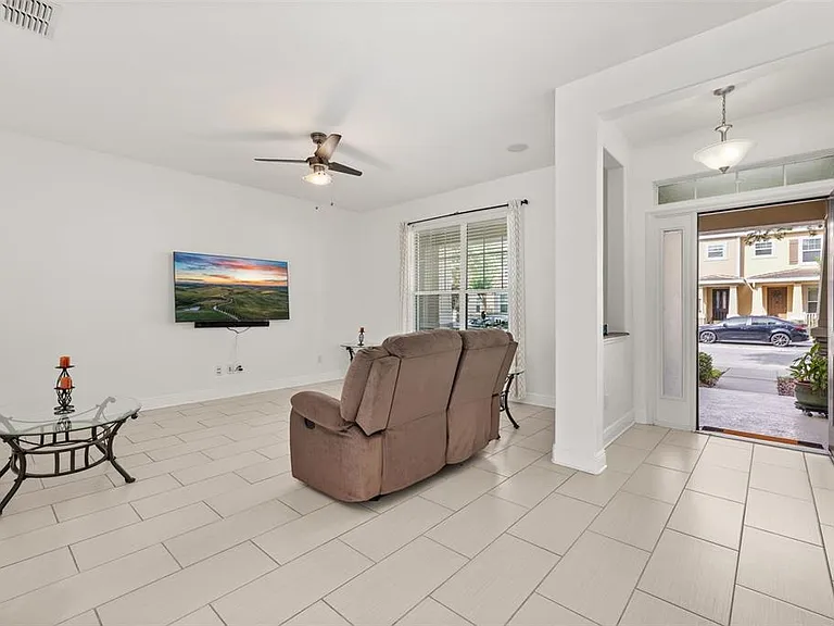 7435 Ripplepointe Way — Photo 8