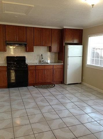 1st image of 2633 Sibelius Ave