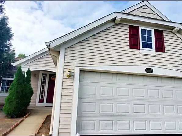 5665 E Grove Dr SE, Kentwood, MI 49512