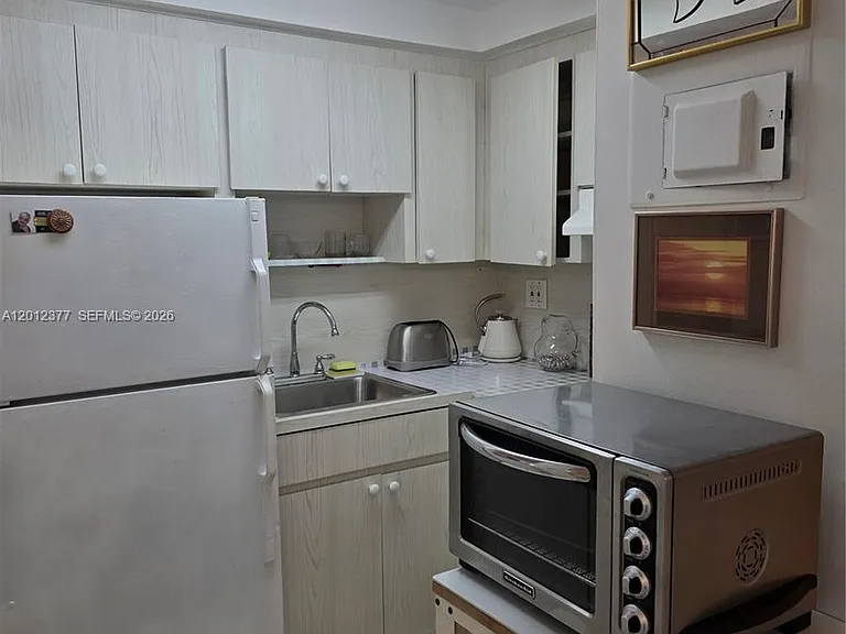 2001 S Ocean Dr #15 — Photo 3