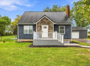 1752 Saunders Settlement Rd, Niagara Falls, NY 14304
