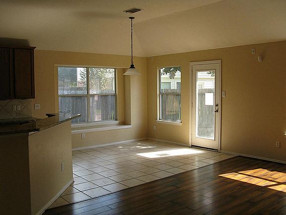 5th image of 32502 Rosella Ln