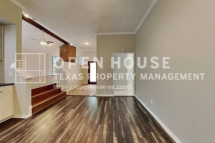 2223 Briarwest Blvd — Photo 8