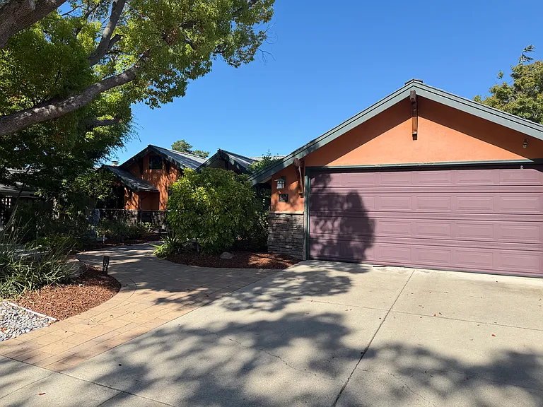 1867 Limetree Ln — Photo 2