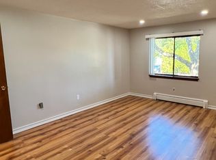 9 Hallmark Gdns APT 6, Burlington, MA 01803