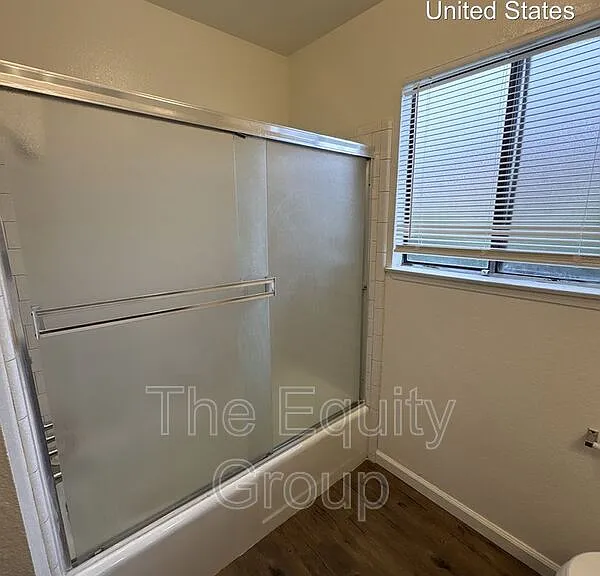 5136 W Cambridge Ave — Photo 10
