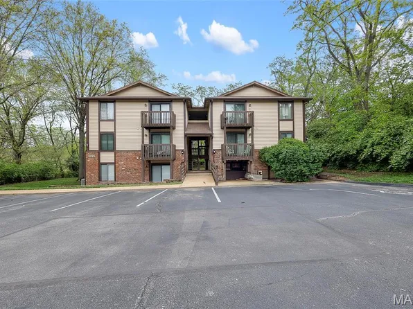 1015 Adworth Dr APT I, Saint Louis, MO 63125