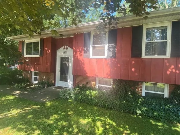 1120 Oakwood Dr, Vermilion, OH 44089