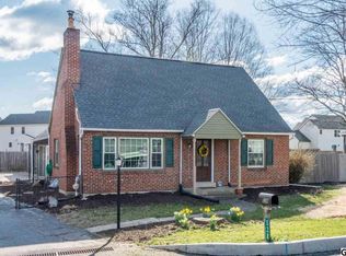 528 Hogestown Rd, Mechanicsburg, PA