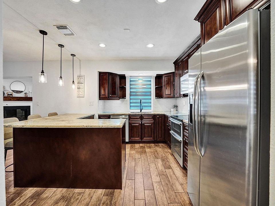 1st image of 4960 SW 89th Ave #0