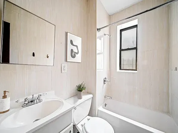 204 West 109th Street image 4 of 10