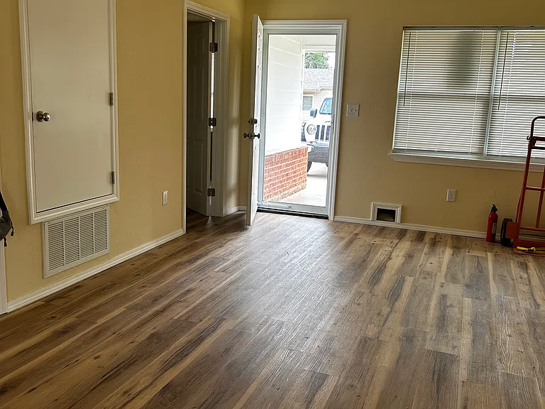 2129 Turner Dr — Photo 3