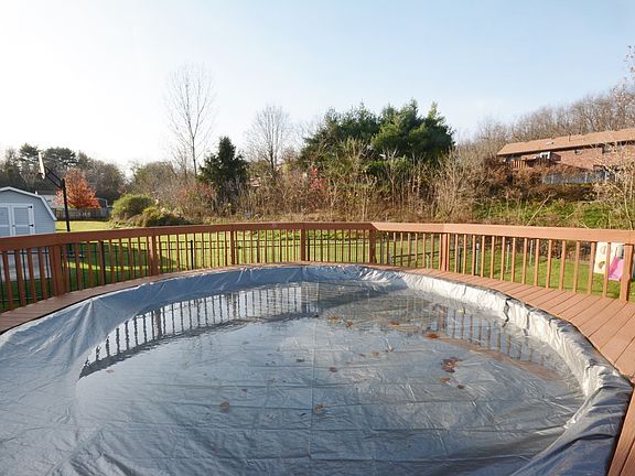 Pool w deck