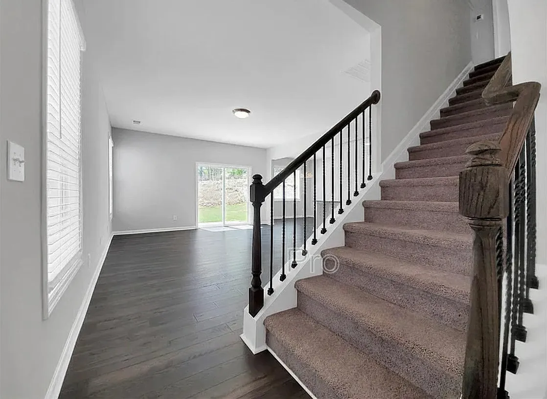 3 bed, 2.5 bath, 1875 sqft, $2,100 — Photo 3
