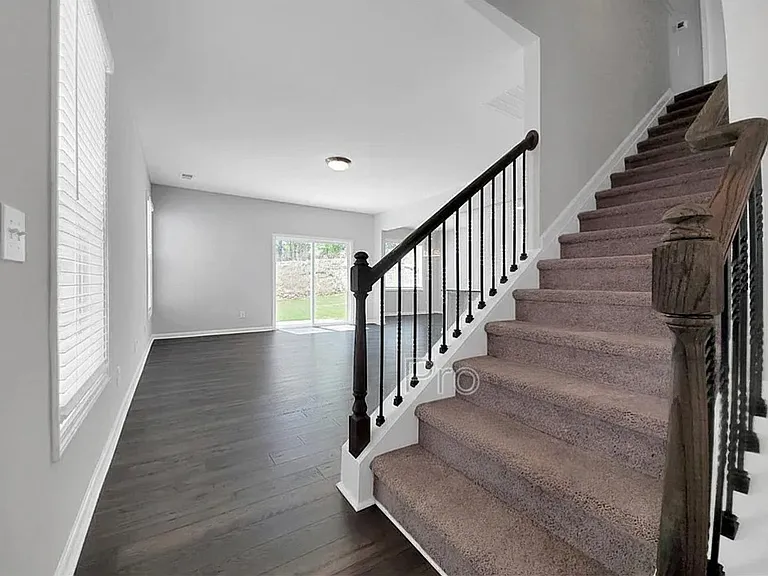 511 Baycraft Ln — Photo 3