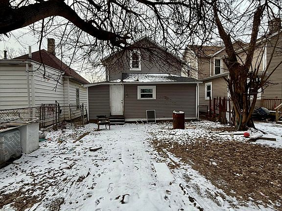 4th image of 1050 Harding Dr