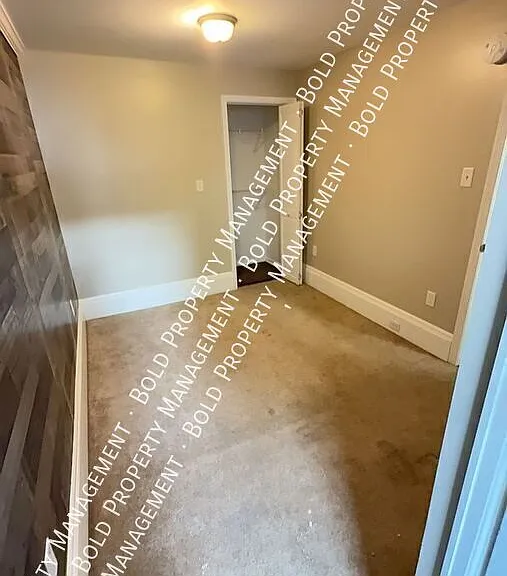 906 Walnut St — Photo 6