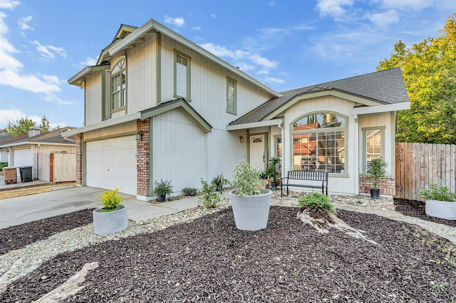 5516 Laguna Park Dr photo 1