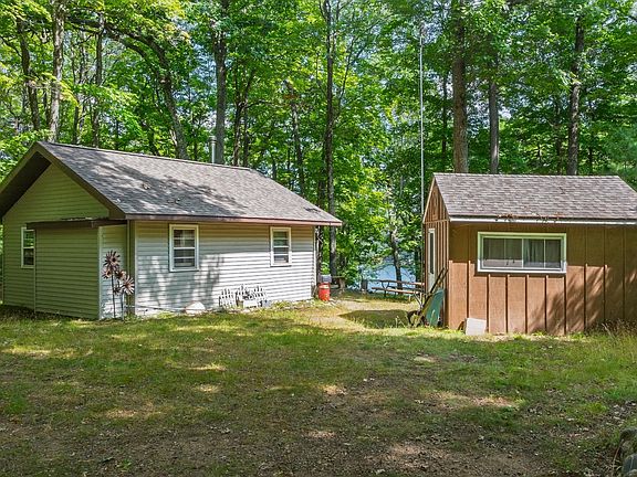 3rd image of 1456 E Cranberry Lake Rd
