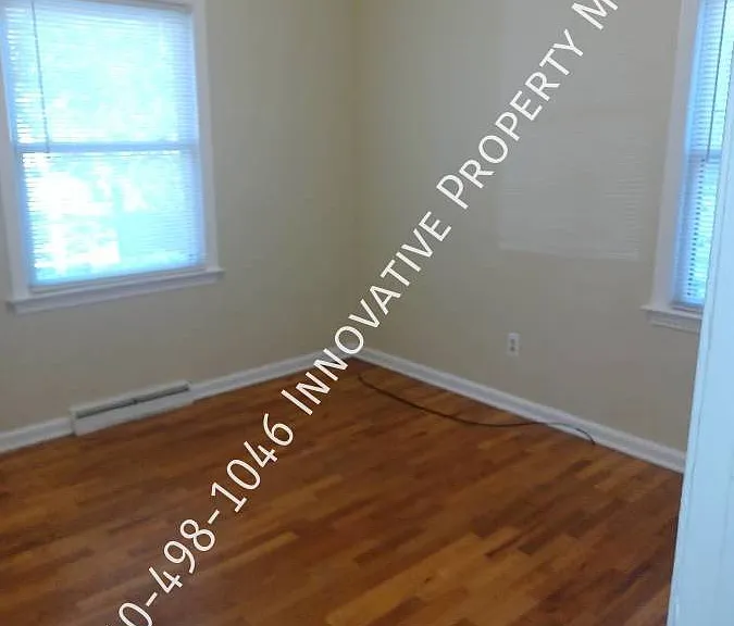 1309 Clancy Ave — Photo 6