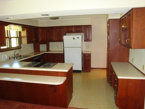 4th image of 49 Kenbrook Ave