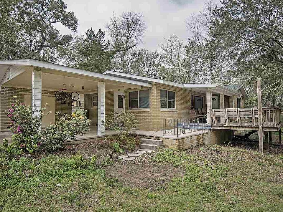 1st image of 4880 Peacock Dr