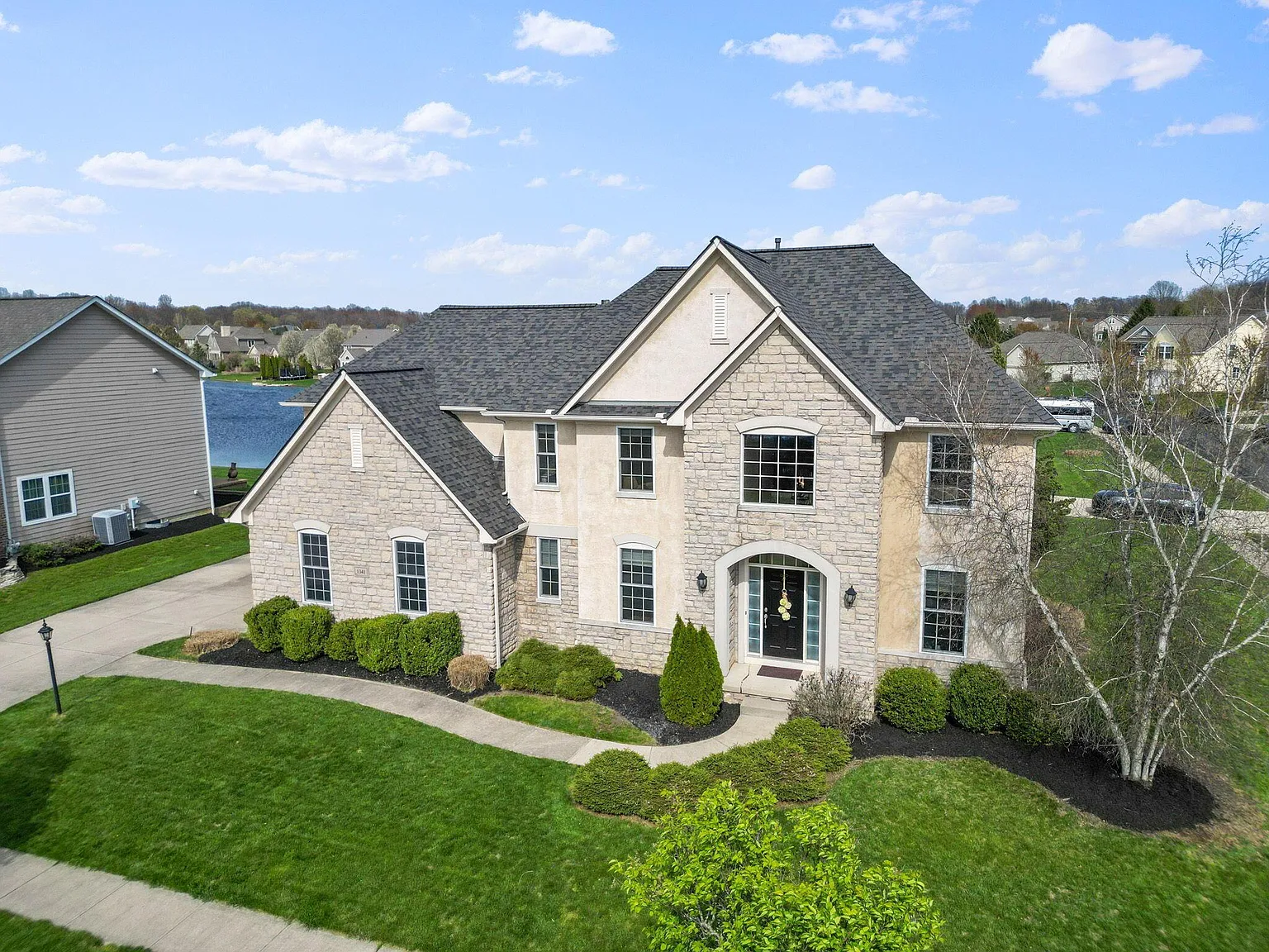 1341 Forsyth Ln photo 1