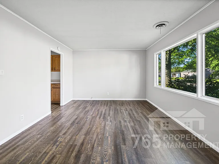 2533 Edgelea Dr — Photo 5