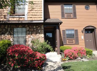 22 Barclay Ct, Lawrence Township, NJ 08648