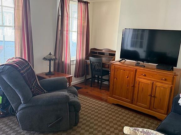 5th image of 40 Brainerd St