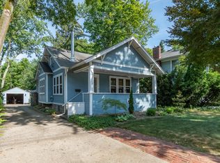 1916 Oakland Dr, Kalamazoo, MI 49008
