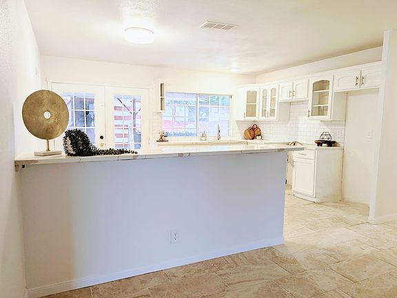 Dining/Kitchen