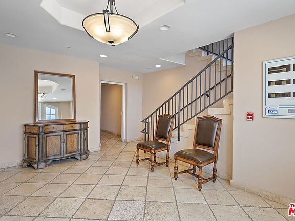 2nd image of 1522 S Saltair Ave APT 304