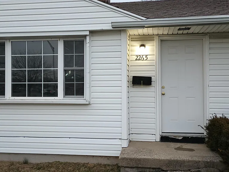 2265 E Dorothy Ln — Photo 4