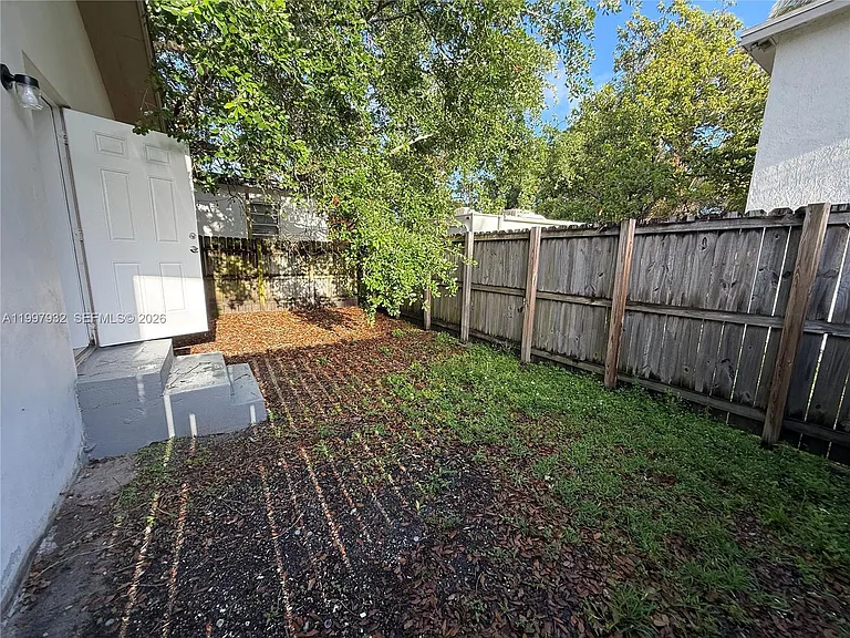 253 NW 48th St — Photo 16
