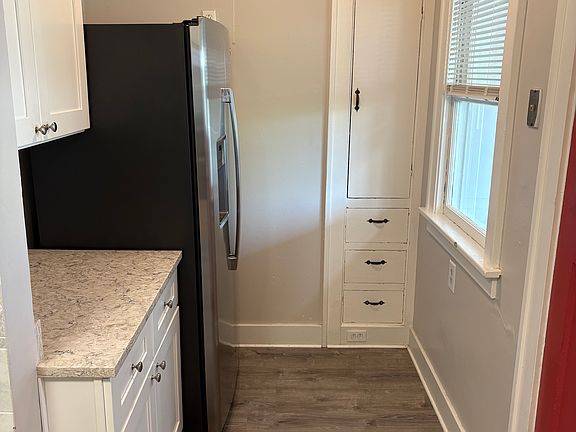 5th image of 4608 SW Admiral Way