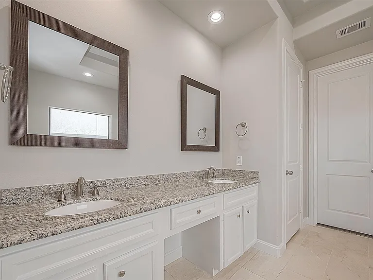 2634 Texas St — Photo 40