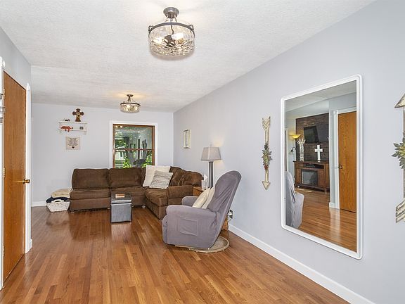 5th image of 1751 Margaret St